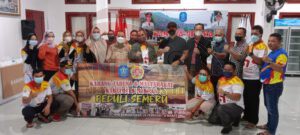 Mulkan, Bupati Bangka Melepaskan Tim Relawan Peduli Semeru