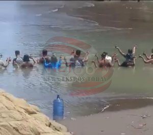 Kapokmu Kapan,,,! 18 Warga Nganjuk Lakukan Ritual di Pantai Watu Ulo