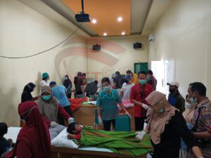 APS Bersama Puskesmas Sapeken Lakukan Baksos Sunatan Masal