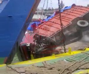 Satu Unit Mobil Truk Tercebur Kelaut di Pelabuhan Penyeberangan Meulaboh – Bubon