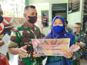 Penyaluran BTPKLWN-TNI di Koramil Tamanan Berjalan Lancar, Warga Sampaikan Terima Kasih ke Panglima TNI