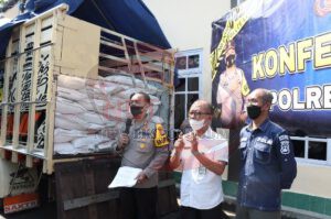 Polres Sampang Gagalkan Penyelundupan 17 Ton Pupuk Bersubsidi Keluar Pulau Madura