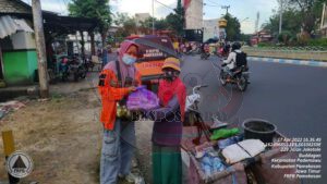 Door To Door, FRPB Bagikan 300 Paket Sembako
