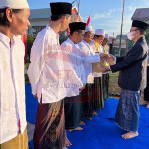 Rayakan Idul Fitri 1443 H Dengan Kebahagiaan, Warga Binaan Lapas Narkotika Kelas IIA Pamekasan Kanwil Kemenkumham Jatim Terima Remisi