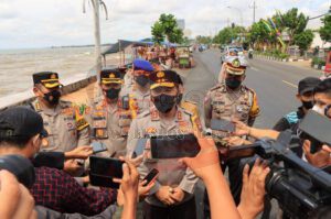 Arus Mudik Lancar, Kapolda Jatim Cek Pos Pelayanan di Tuban