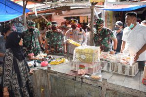 Pastikan Ketersediaan Migor, Wakapolres dan Dandim Pamekasan Lakukan Sidak