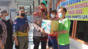 Polres Pamekasan Giat Bansos dan Baksos Religi, Peringati Hari Bhayangkara ke 76