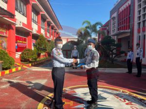 Semangat ZI Menuju WBK, LP Narkotaika Pamekasan Laksanakan Apel Penyematan Tanda Penghargaan Pegawai Teladan