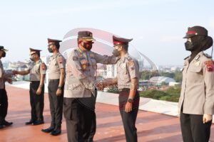Istimewa!!! Kabid Humas Polda Jateng Lantik Anggota Naik Pangkat