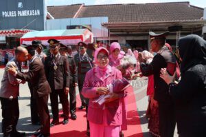 7 Anggota Polres Pamekasan Masuki Purna Tugas di Puncak Hari Bhayangkara ke 76