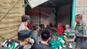 Perhatian Dandim Pamekasan Kepada Dua Lansia Yang Alami Sakit Parah dan Lumpuh