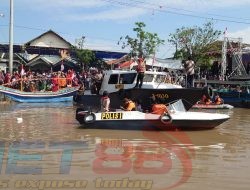 Tradisi Sedekah Laut Kondusif, Masyarakat Acungi Jempol Kinerja Polres Pasuruan Kota