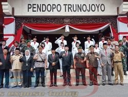 Bupati Sampang Kukuhkan Paskibra di Pendopo Trunojoyo