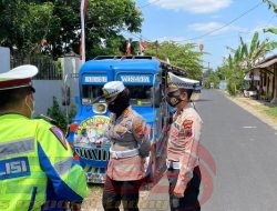 Tidak Standar, Kereta Kelinci Distop Kasatlantas Pati