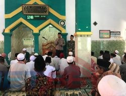 Kapolsek Tlanakan, Safari Jumat di Masjid Darus Rohmah