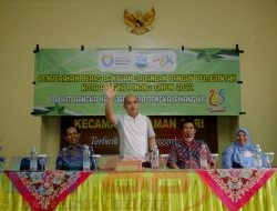 Upaya Penyesuaian Harga BBM, Wali Kota Pangkalpinang Bagikan 106 Paket Beras Kepada Warga Membutuhkan
