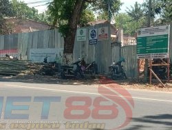 Pembangunan Gedung Pusat Oleh Oleh di Kota Kulon Dinilai Kesampingkan Keselamatan Kerja