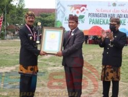 Kado Penghargaan Dari LPID di Hari Jadi Pamekasan ke 492