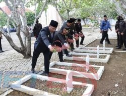 Peringati Hari Pahlawan ke 77, Forkopimka Sampang Ziarah Nasional di TMP Kusuma Bangsa