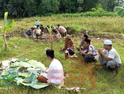 Yayasan Bujuk Ghejem Aryo Menak Senoyo Gelar Rokat Tiga Sumur