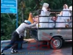 Gerak Cepat AIPTU Ibnu Suud, Bantu Mobil Mogok Kehabisan Bahan Bakar