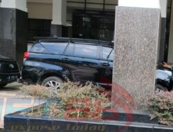 Buntut OTT Sahat Tua, Penyidik KPK Geledah Kantor Gubernur Jatim