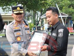 Kapolres Sampang Berikan Reward Anggotanya Yang Berhasil Tangkap Tahanan Rutan Kabur