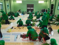 Tingkatkan Kreativitas Persit KCK Cabang XLV Kodim 0826 Pamekasan Gelar Pelatihan Membatik Ecoprint