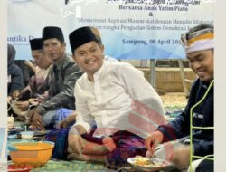 Aktivis NGO BARA Sampang Bersilaturahmi Dengan Anggota DPR RI Setelah pembagian Takjil