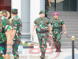 Pangdivif 2 Kostrad Hadiri Upacara Pemberangkatan Satgas Pamtas Prov. Papua dan Papua Barat Yonif 527/BY dan Yonif 407/PK TA. 2023