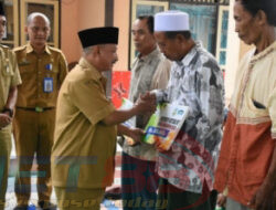 Ketua RT di 17 Kecamatan se Situbondo Dapatkan Insentif, Bupati Turun Langsung