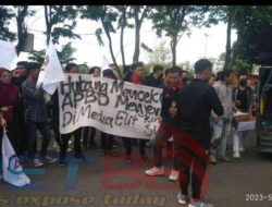 Geruduk Kantor DPRD Sampang, Berikut 6 Poin Tuntutan FORMASA