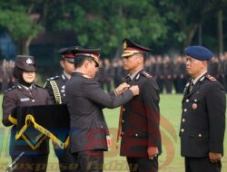 Hari Bhayangkara ke 77, Polda Kalsel Berikan Penghargaan ke Personil Polri