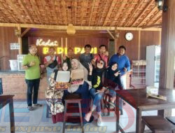 MERIAH!!! Ultah Bendahara Paguyuban PKL Di Kedai Padi-Padi Jrengik Sampang