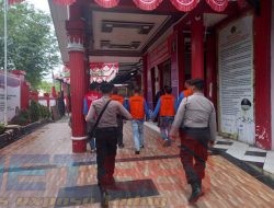 Lengkap dengat Baret dan senjata, Sat Samapta Polres Langsa Kawal Ketat Tahanan dalam Pelaksanaan Sidang