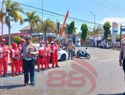 Detik – Detik Proklamasi, Seluruh Pengendara di Bondowoso Berhenti Untuk Hormat Bendera Merah Putih