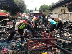Satu unit Rumah warga Kota Langsa Ludes Terbakar. Polisi Polres Langsa amankan TKP
