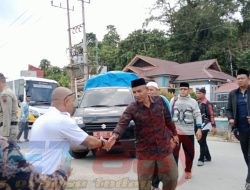Ketua Projo Simeulue Bersama Aparatur Desa Suka Karya Sambut Rombongan Kafilah Kab. Pidie Jaya
