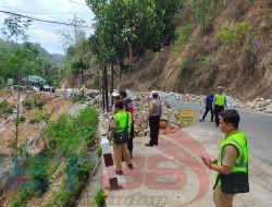 Polres Pacitan Cek Jalur Pacitan – Ponorogo, Antisipasi Bahaya Longsor