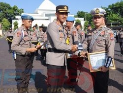 Kapolres Pasuruan Gelar Upacara Pemberian Reward Kepada Personel Yang Berprestasi Sebagai Wujud Apresiasi Pimpinan.
