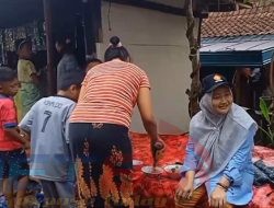 Manfaatkan UMKM, Samsi Ika Sari Borong Penjual Bakso Berikan Makan Siang Gratis Kepada Warga