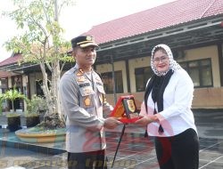 Polres Sampang Terima Penghargaan Dari TRC Perlindungan Perempuan dan Anak Indonesia