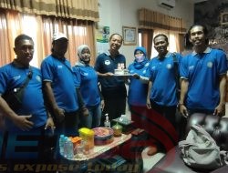 Komunitas IWO Berikan Kejutan Pada Kepala Dinkes Pamekasan