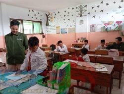 BEM IAI AT-TAQWA Beri Pengajaran Agama dan Umum Bagi Anak SD