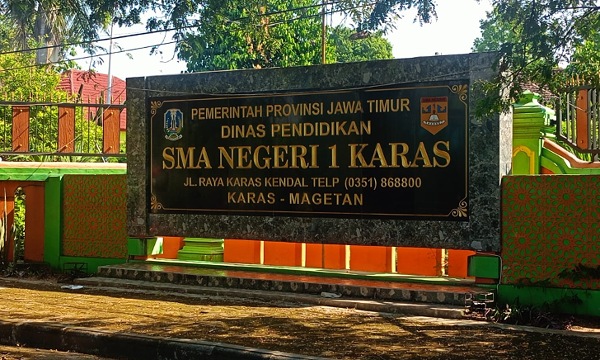 Sumbangan atau Pungutan? Dugaan Praktik Uang Gedung di SMA Negeri 1 Karas Jadi Perdebatan