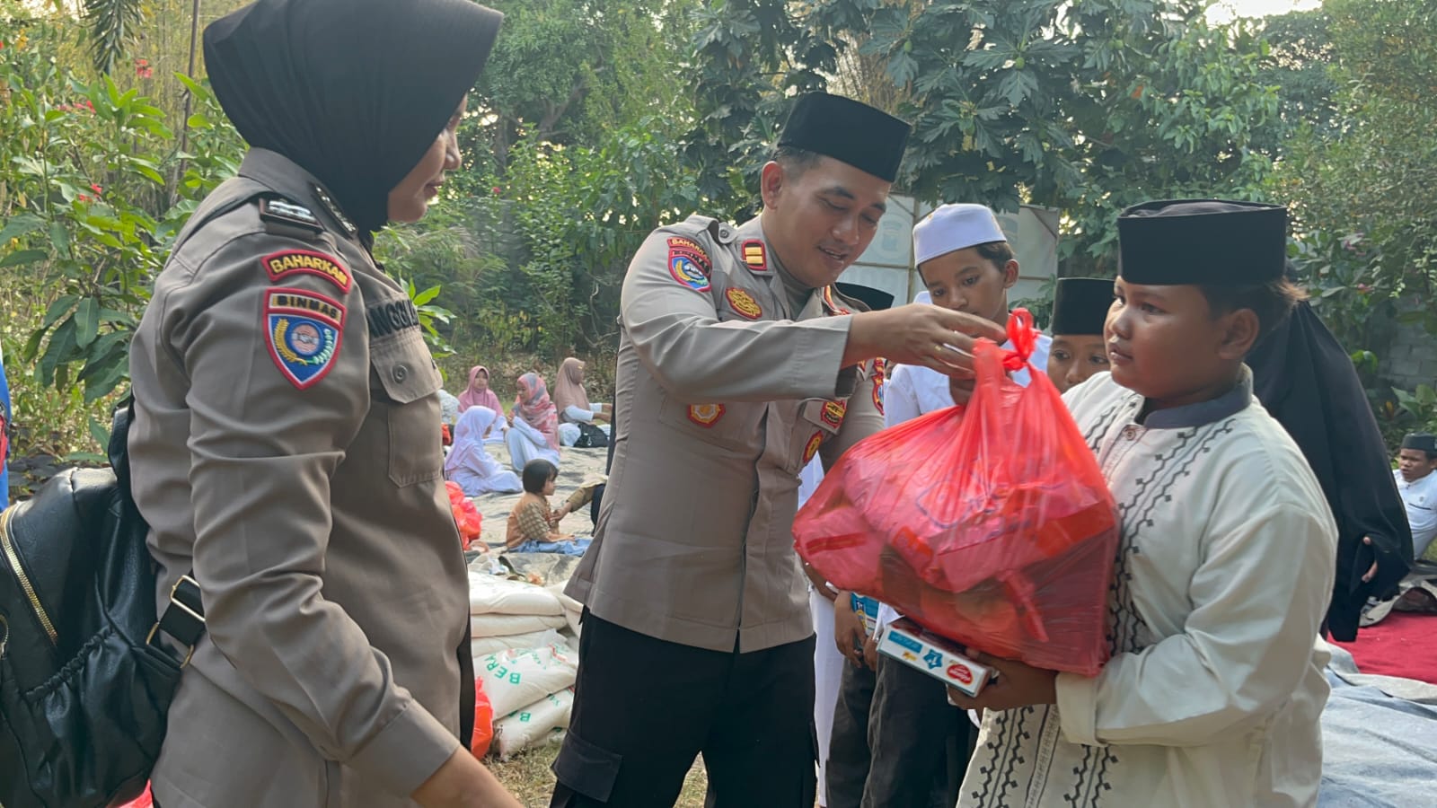 Satbinmas Polres Situbondo Gelar Program BERBAKTI, Santuni 75 Anak Yatim